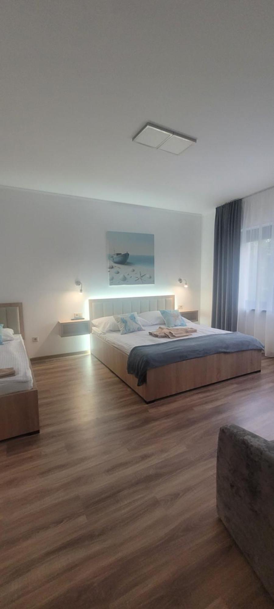 Csaladi Kikoeto Apartman Gyula Exterior foto
