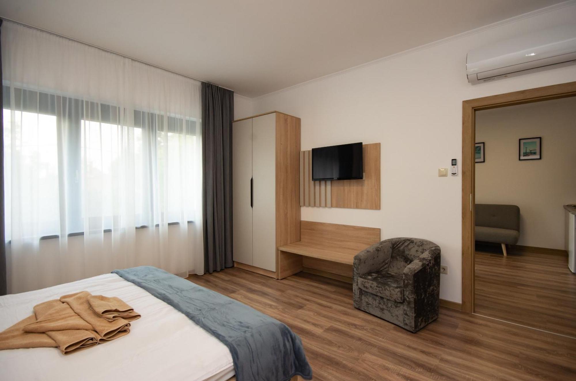 Csaladi Kikoeto Apartman Gyula Exterior foto