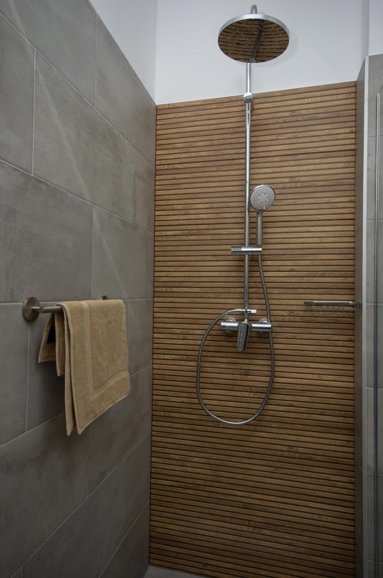 Csaladi Kikoeto Apartman Gyula Exterior foto